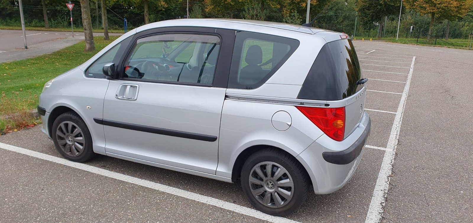 WhatsApp Image 2025-10-06 at 20.30.38 (1)